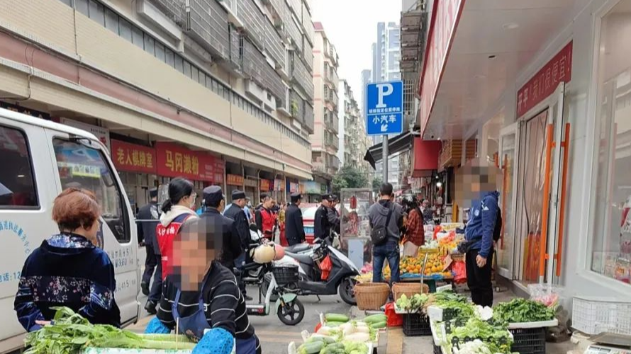 長沙街道聯(lián)合力量 綜合執(zhí)法 讓城市有“顏”又有“序”